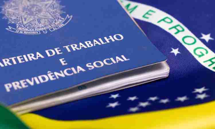 Brasil registra menor taxa de desemprego da história no fim de 2025
